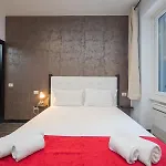 Xenia Apartments - Spacious Four-Room Apartment In Moscova