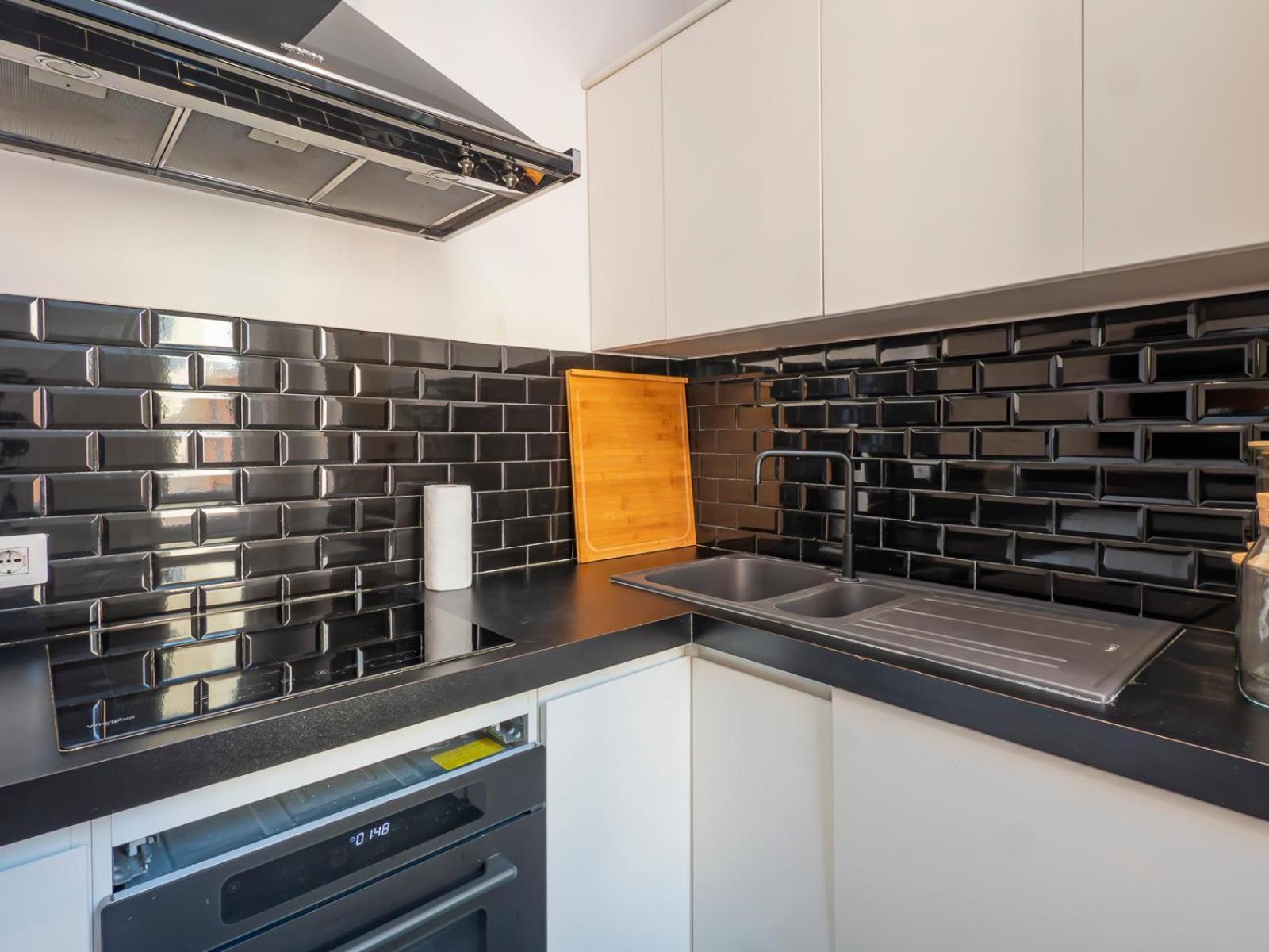 Xenia - Spacious Four-room In Moscova Milan