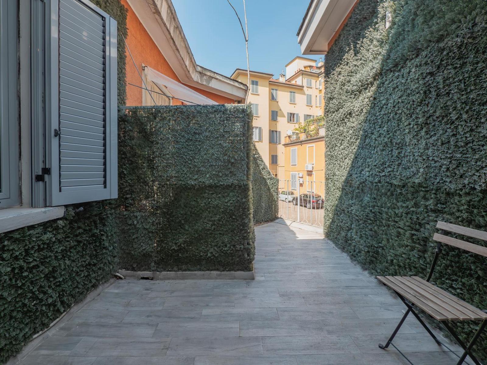 Xenia - Spacious Four-room In Moscova * Milan